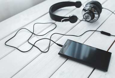 从世界杯冠军到欧冠首秀，樊振东的萨尔州情缘有多深？